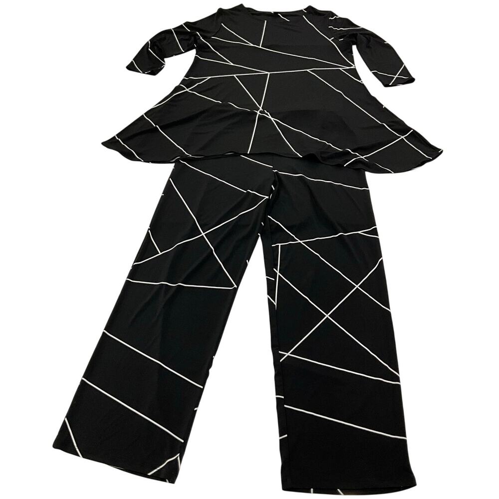 Alfani Women’s Medium 2-Piece Pants & Top Knit Set Black/White Geometric Lines